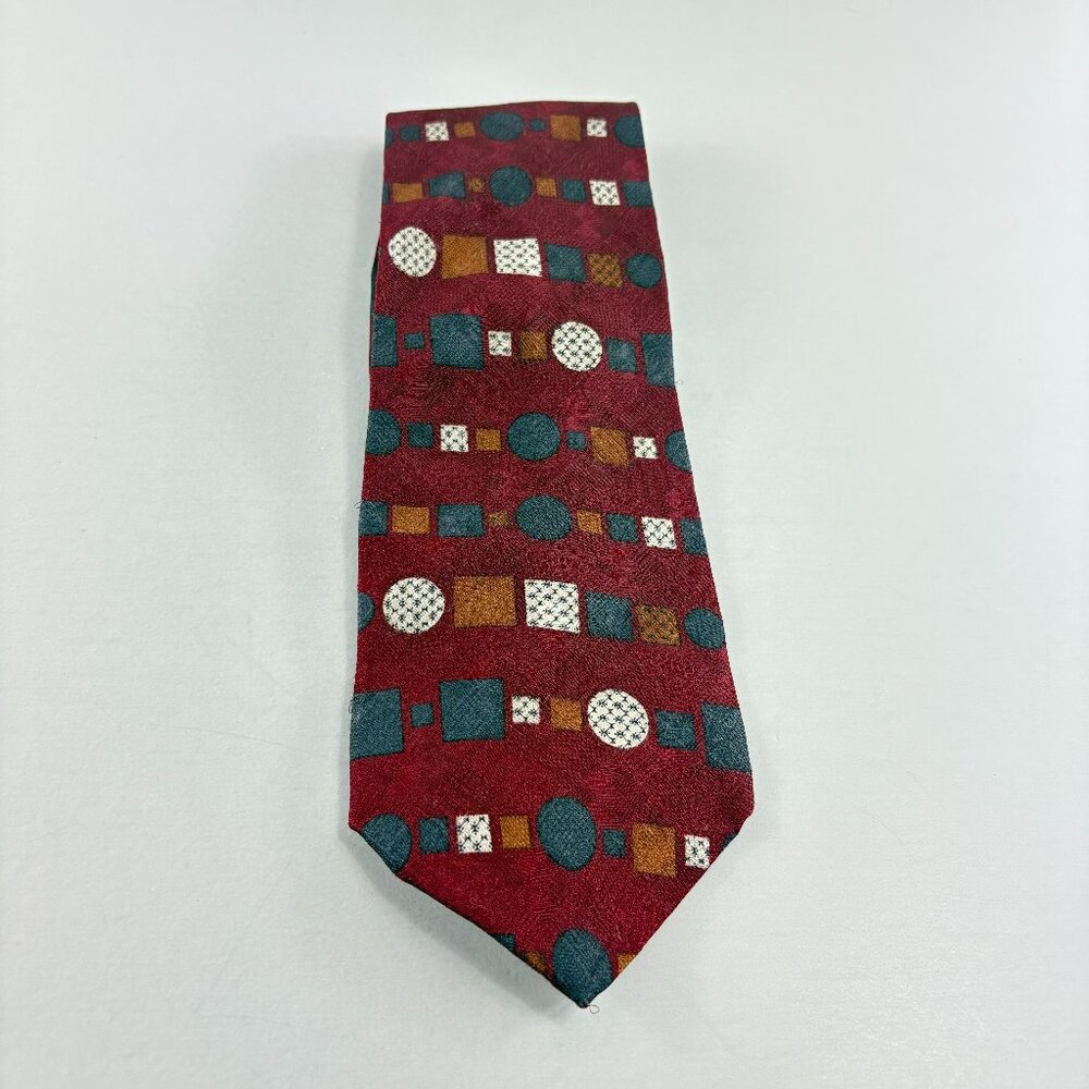 Kenneth Cole Reaction Maroon Geometric Men's Tie 4" x 61"